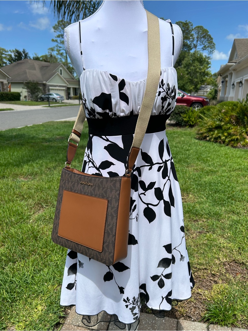 NWTš·Michael Kors Brown Logo Crossbody with Tan Front Pocket & Trim